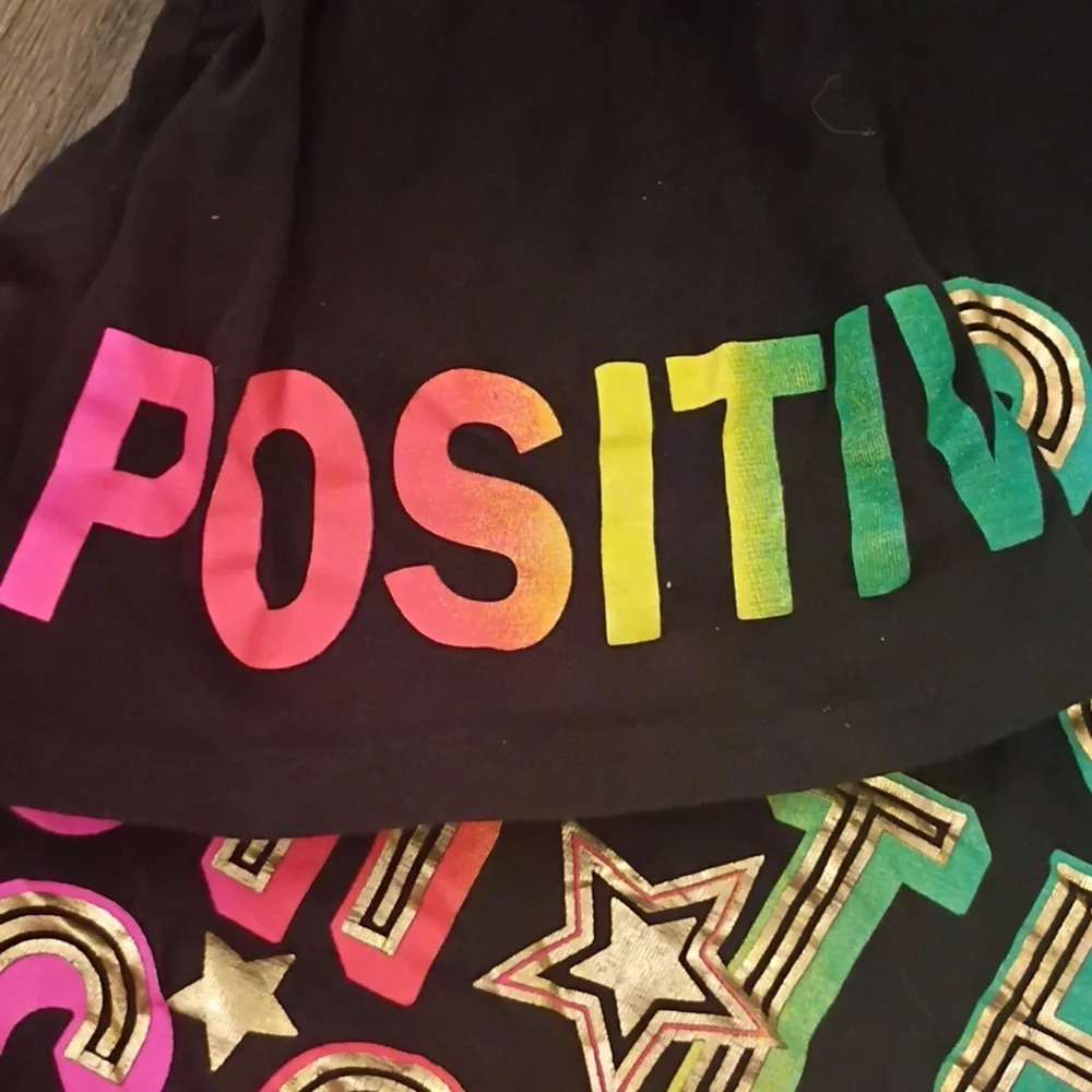 Women's Black Graphic Tee - Focus on the Good - Picture 4 of 9